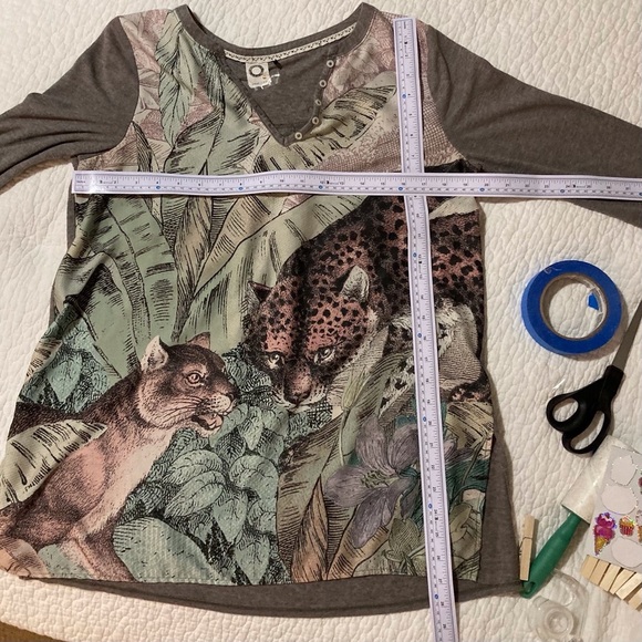 Anthropologie Akemi + Kin Top | Size M | Leopard Print | Long Sleeve | Comfy - Picture 3 of 9